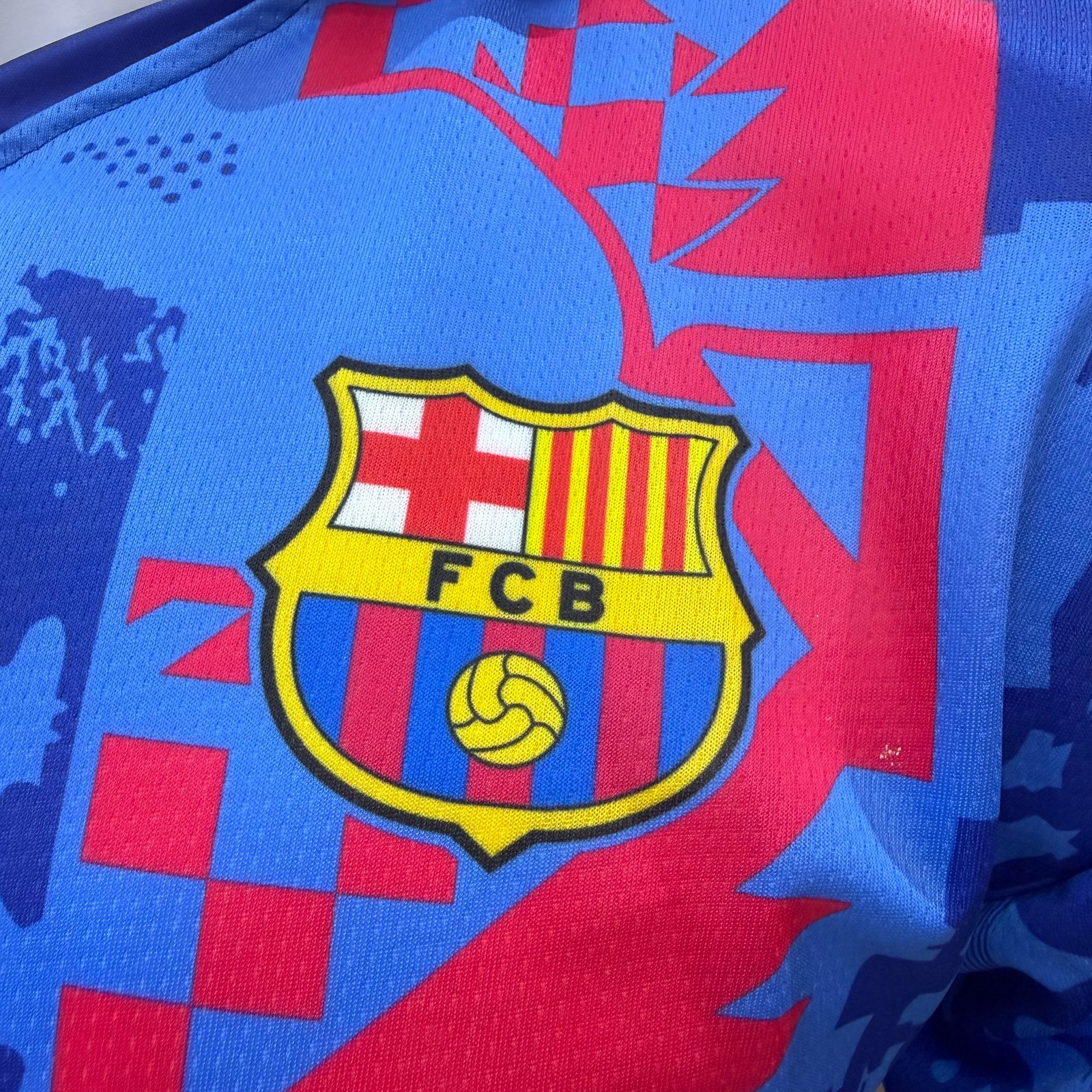 BARCELONA SPECIAL EDITION FIVE SLEEVE JERSEY Detail