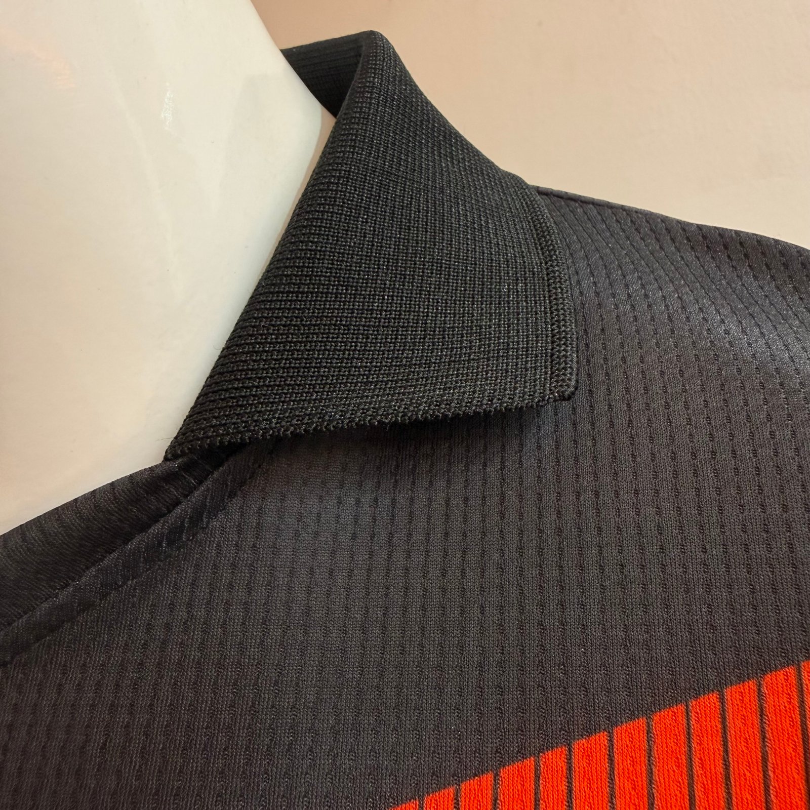 AC MILAN FIVE SLEEVE JERSEY Detail