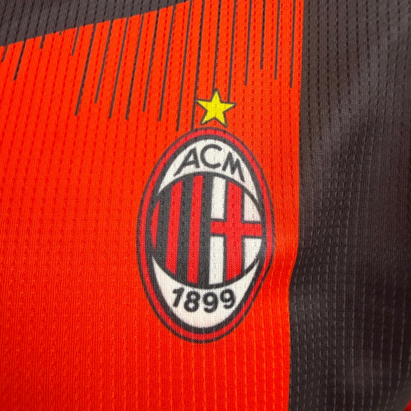 AC MILAN FIVE SLEEVE JERSEY Detail