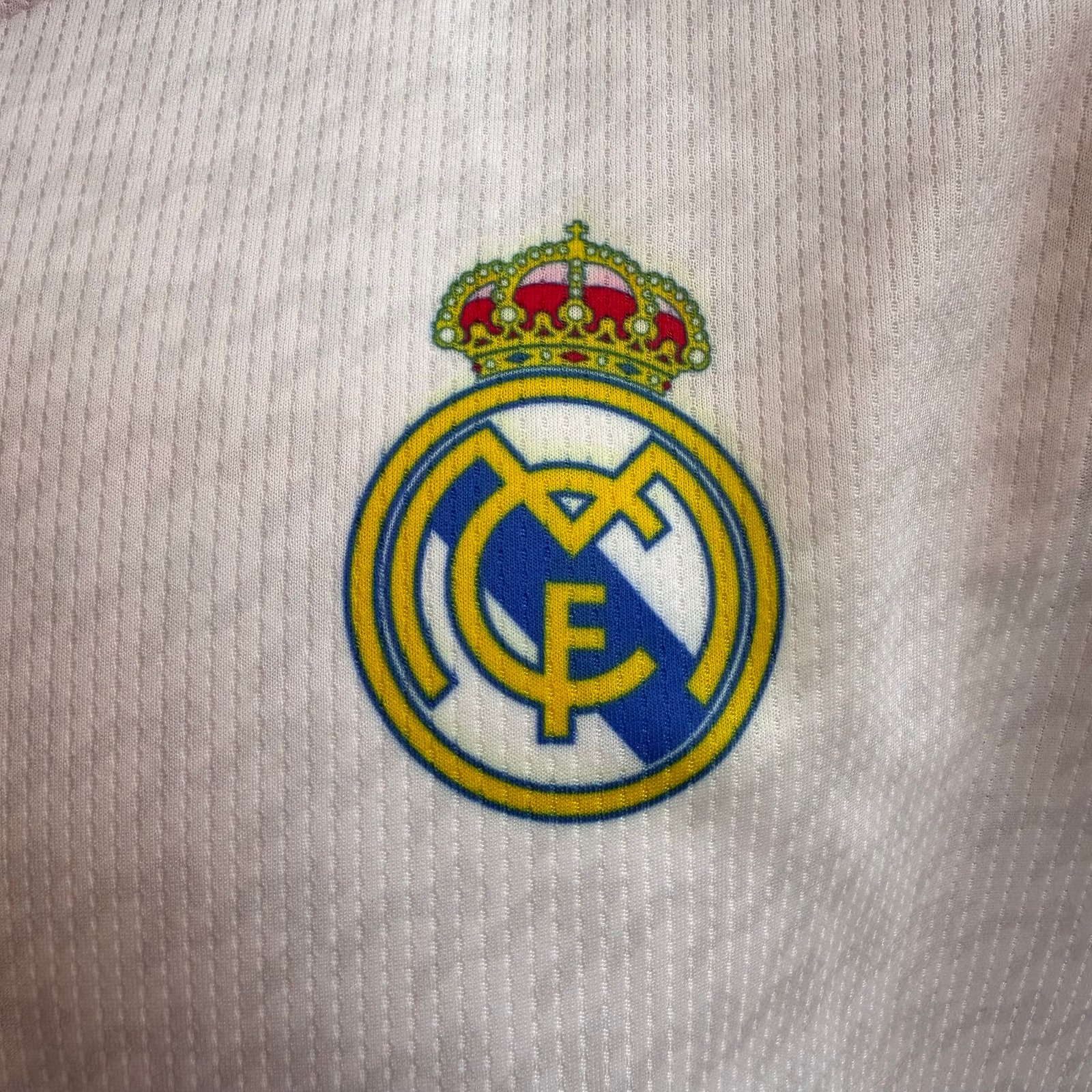 REAL MADRID 2026/27 FIVE SLEEVE JERSEY Detail